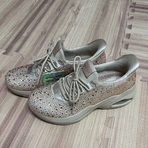 BNWT/ Skechers & Snoop Dogg slip in Elegant Women's Sneakers